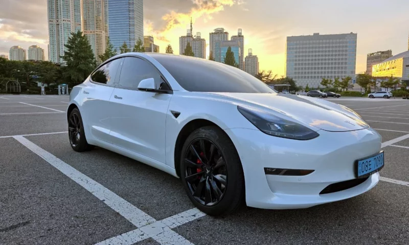 Tesla MODEL 3