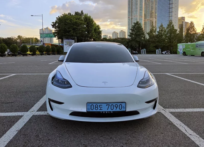 Tesla MODEL 3