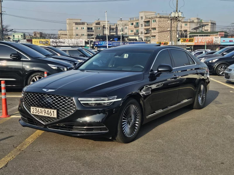 Genesis G90