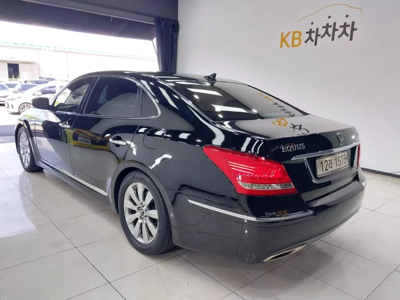 Hyundai Equus