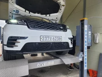Land Rover RANGE ROVER VELAR