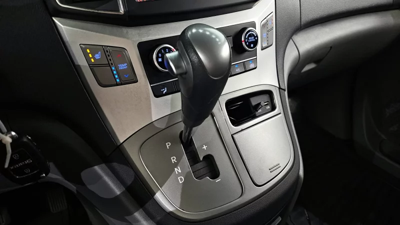 Hyundai Grand Starex