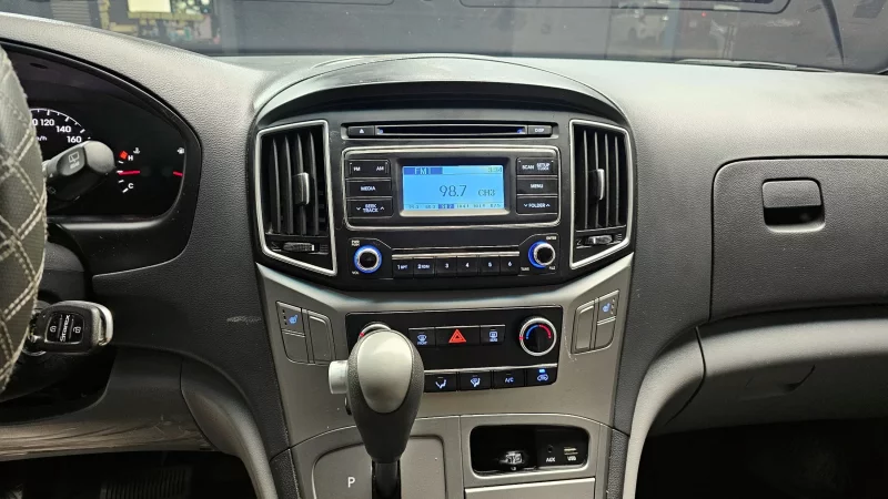 Hyundai Starex