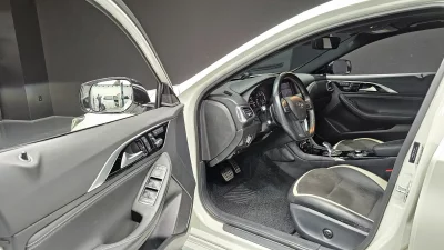 Infiniti Q30