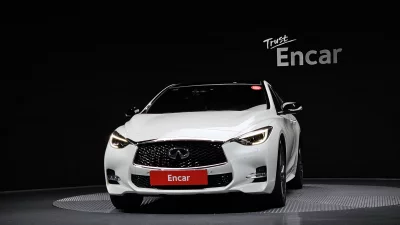 Infiniti Q30