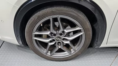 Infiniti Q30