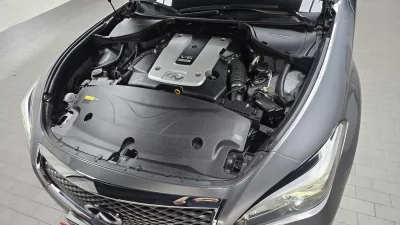 Infiniti Q70