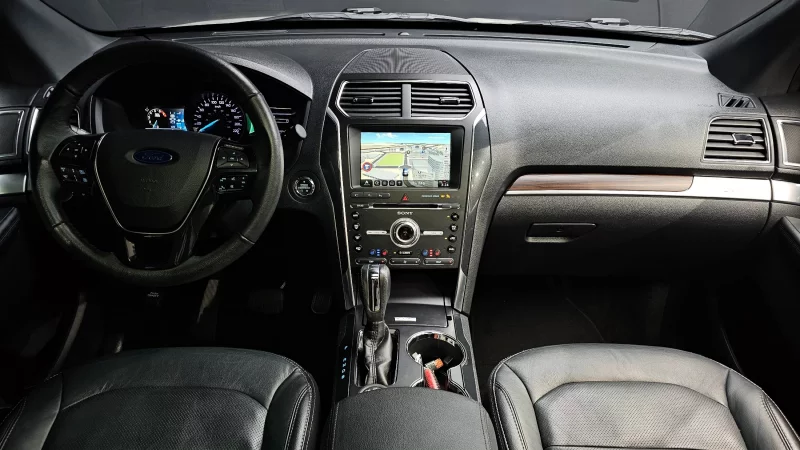 Ford EXPLORER