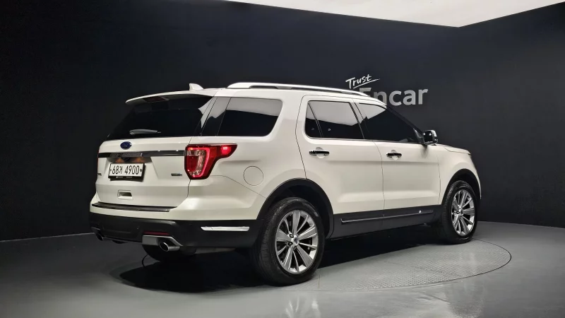 Ford EXPLORER