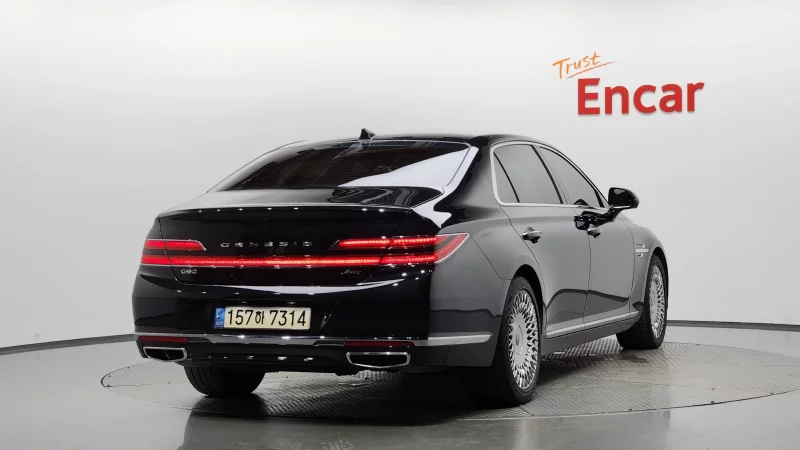 Genesis G90