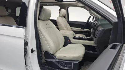 Ford EXPEDITION