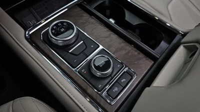 Ford EXPEDITION