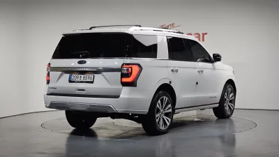 Ford EXPEDITION