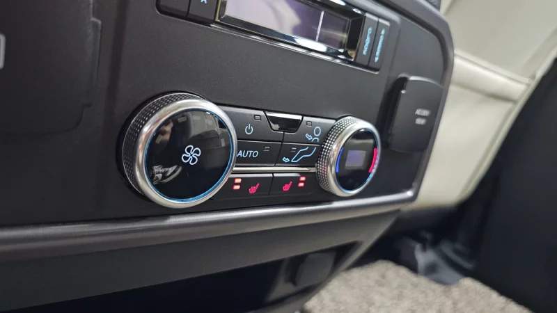 Ford EXPEDITION