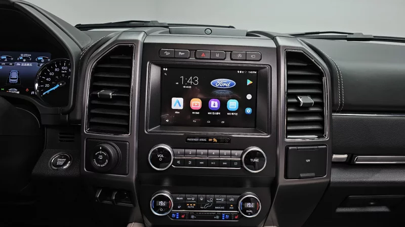Ford EXPEDITION