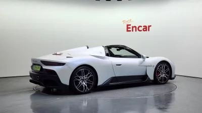Maserati MC20