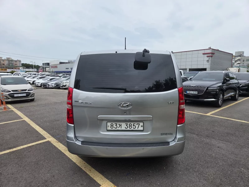 Hyundai Starex