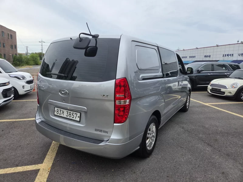 Hyundai Starex