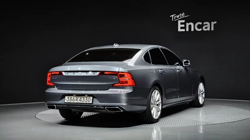 Volvo S90