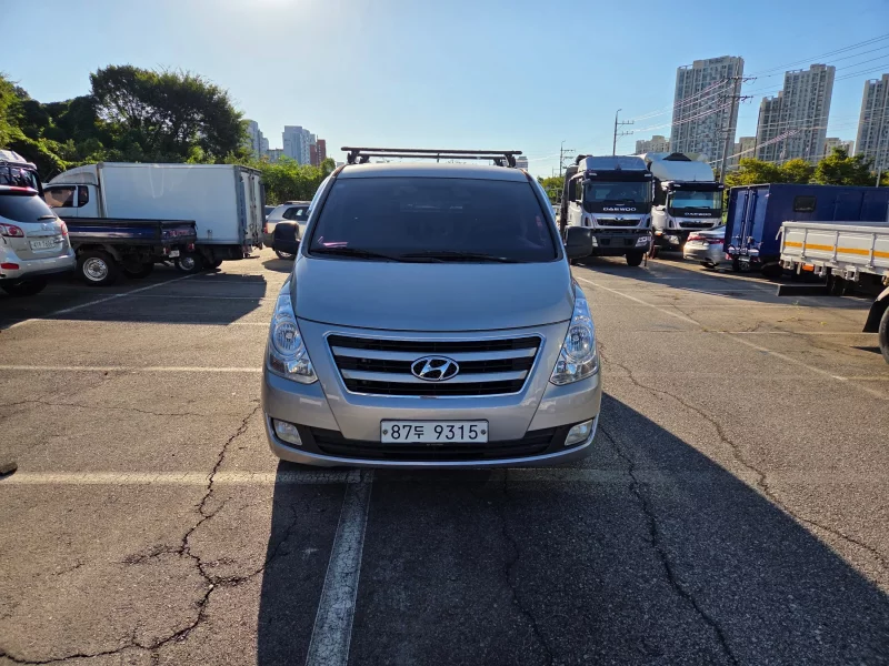 Hyundai Starex