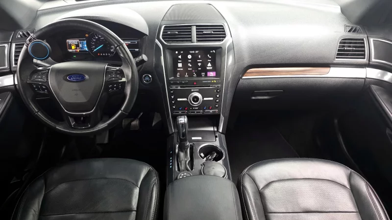 Ford EXPLORER