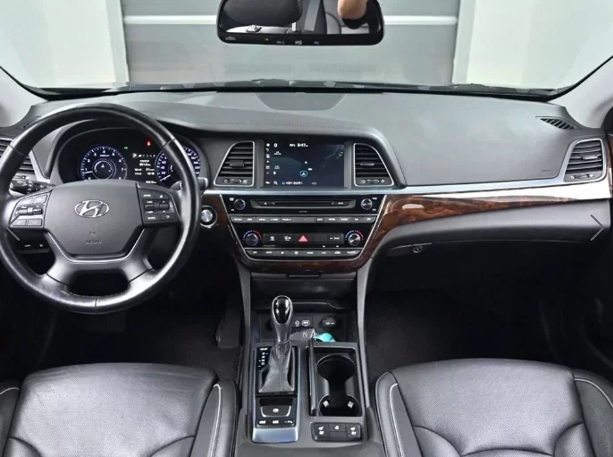 Hyundai Aslan
