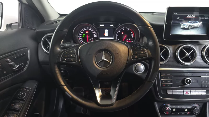 Mercedes-Benz GLA-Class