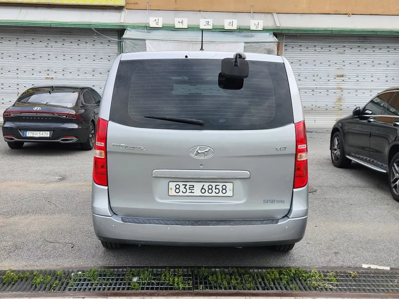 Hyundai Starex