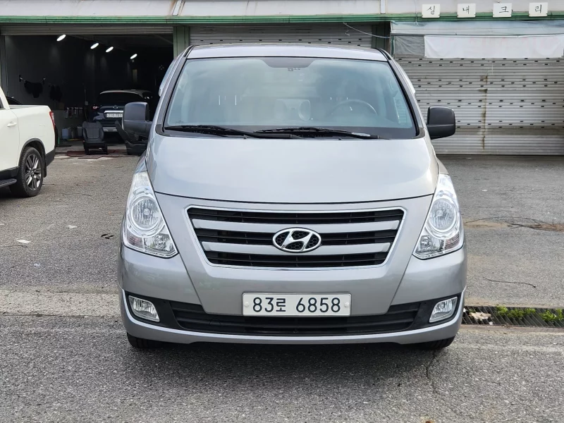Hyundai Starex