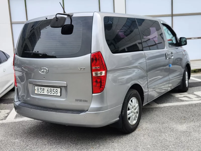 Hyundai Starex