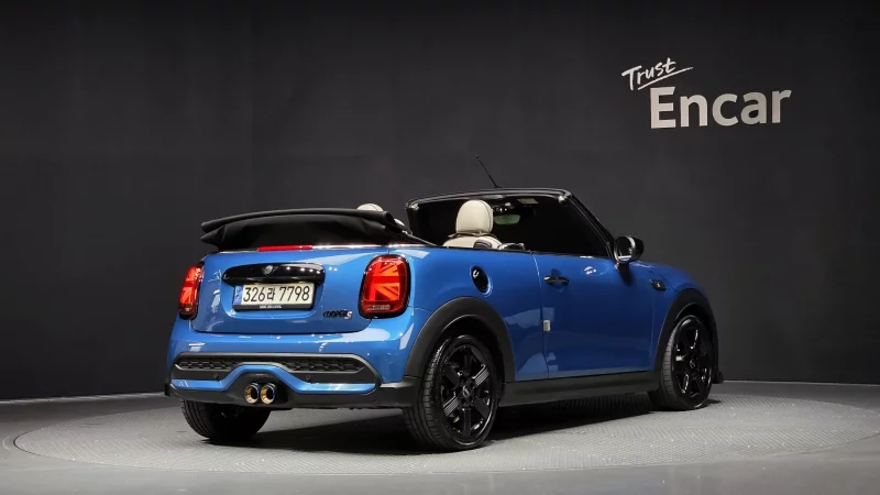 MINI Cooper Convertible