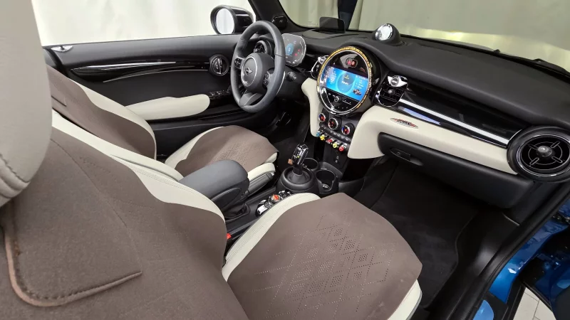 MINI Cooper Convertible