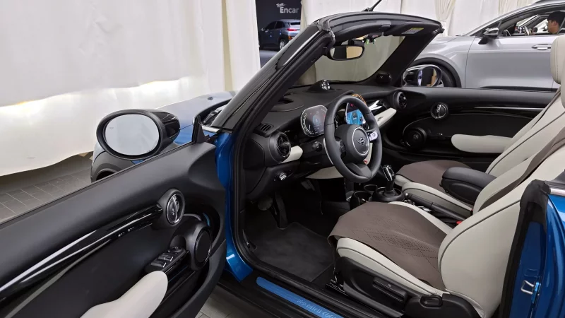 MINI Cooper Convertible