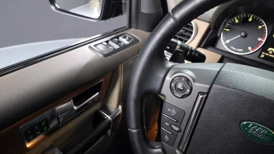 Land Rover DISCOVERY