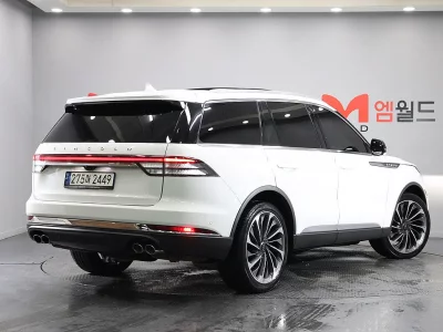 Lincoln AVIATOR