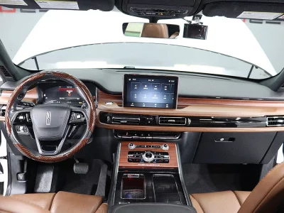 Lincoln AVIATOR