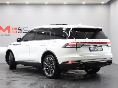 Lincoln AVIATOR