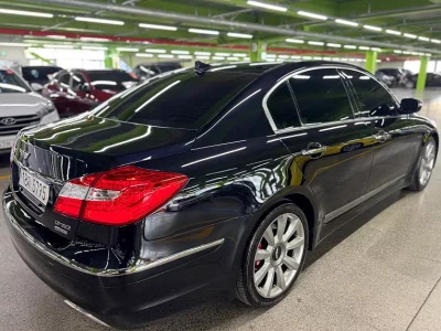 Hyundai Genesis