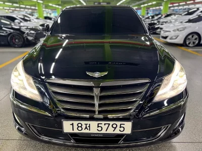 Hyundai Genesis