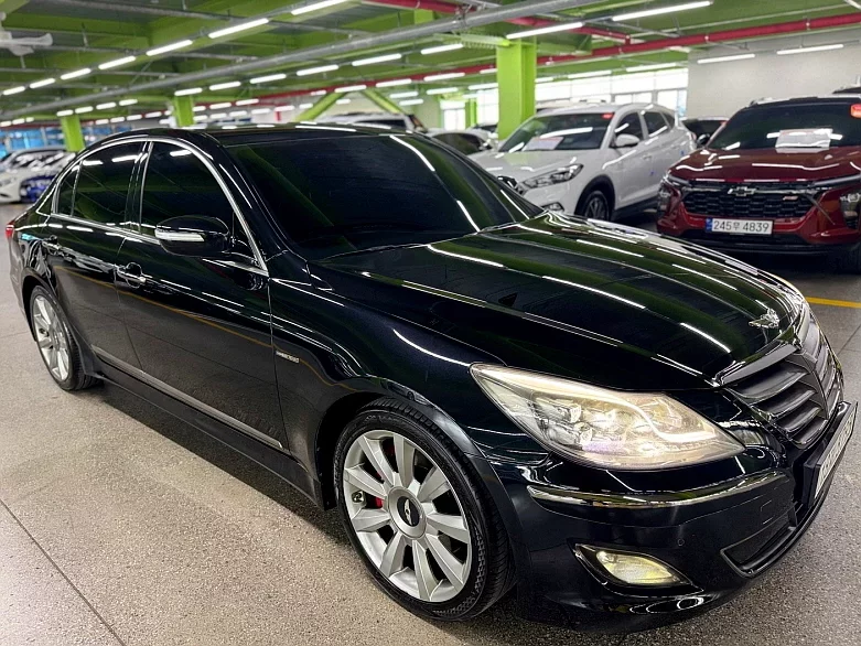 Hyundai Genesis