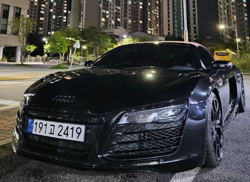 Audi R8