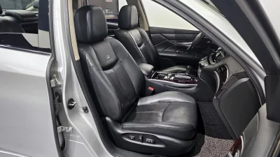 Infiniti M