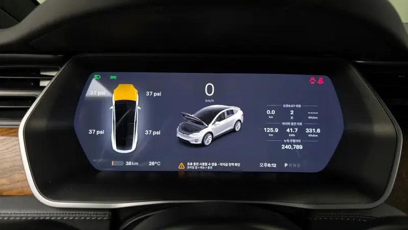 Tesla MODEL X