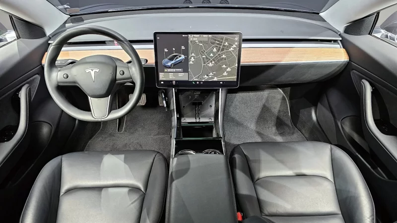 Tesla MODEL 3