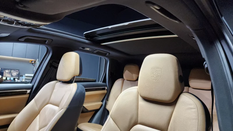 Porsche CAYENNE
