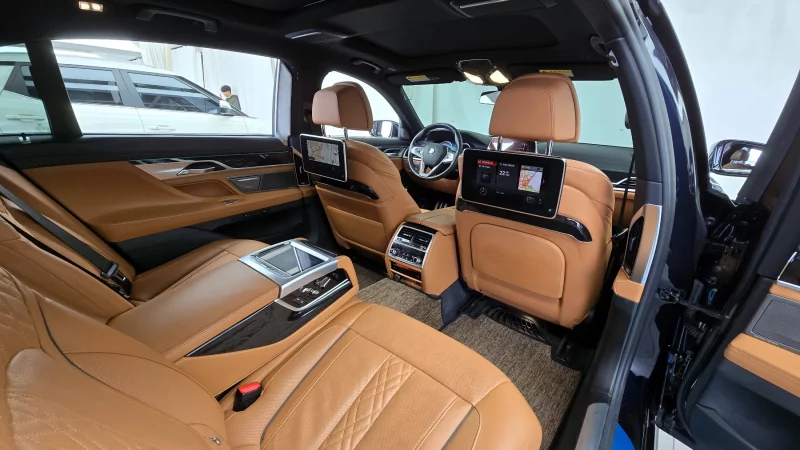 BMW 7-Series