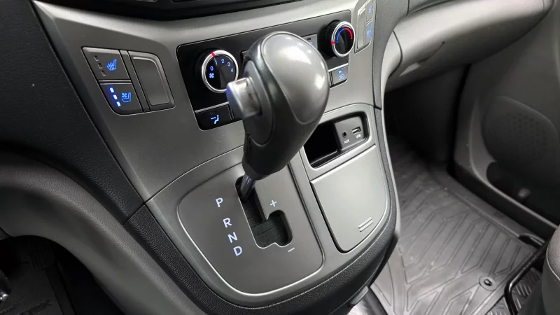 Hyundai Grand Starex