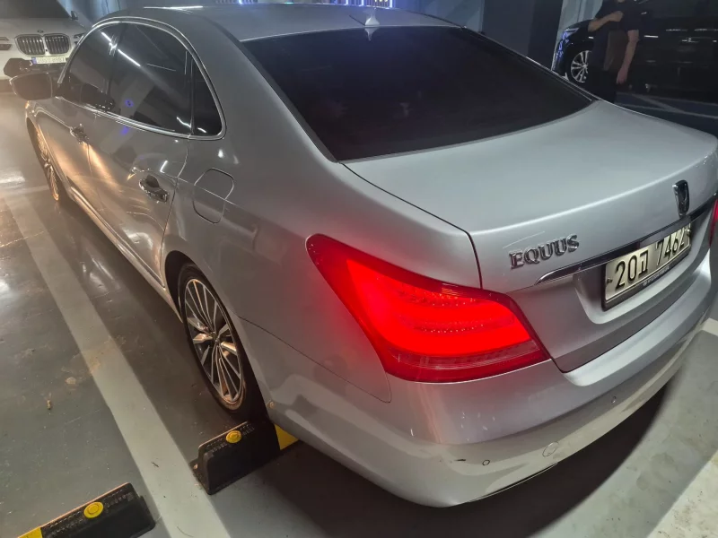 Hyundai Equus