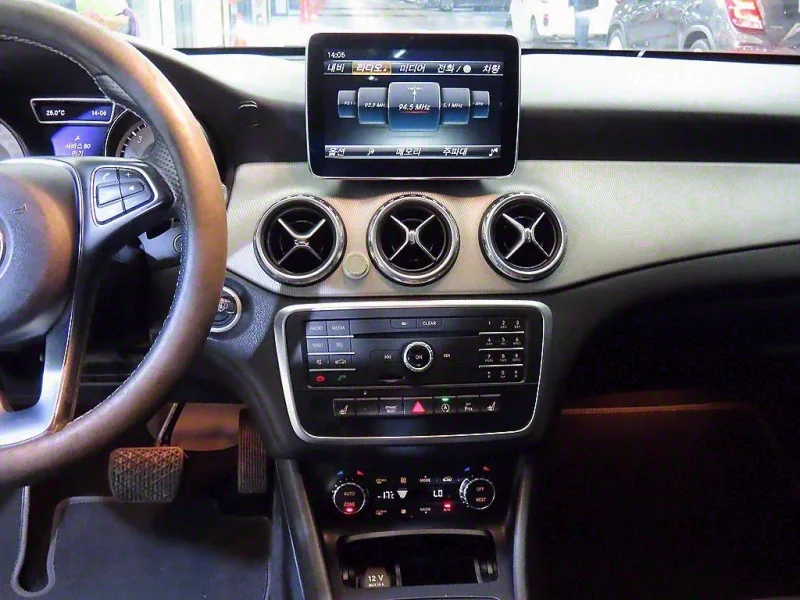 Mercedes-Benz GLA-Class