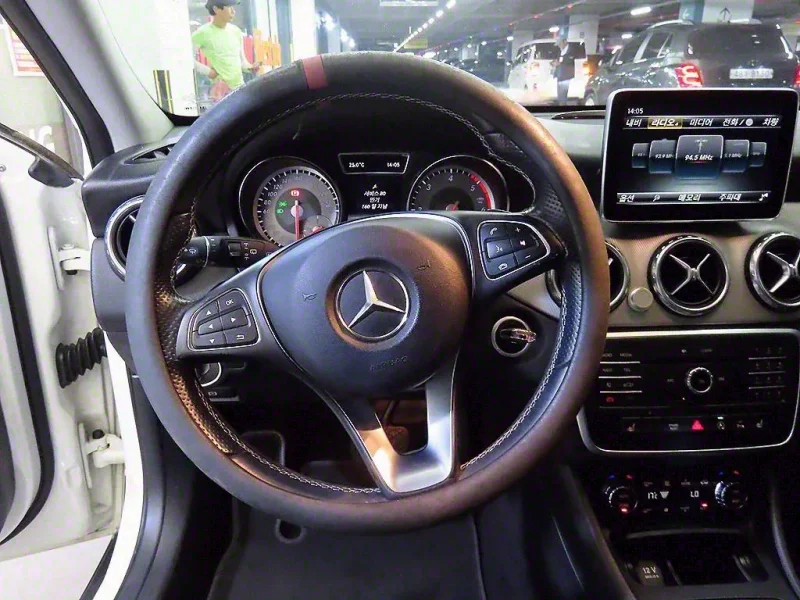 Mercedes-Benz GLA-Class